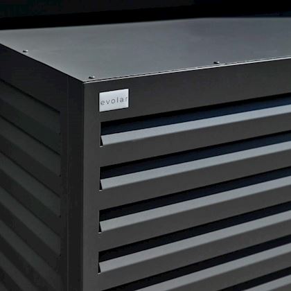 Evolar Evo-cover omkasting Medium donker antraciet aluminium gepoedercoat 800 x 1100 x 550 mm + condensorschot en opstelvoetjes
